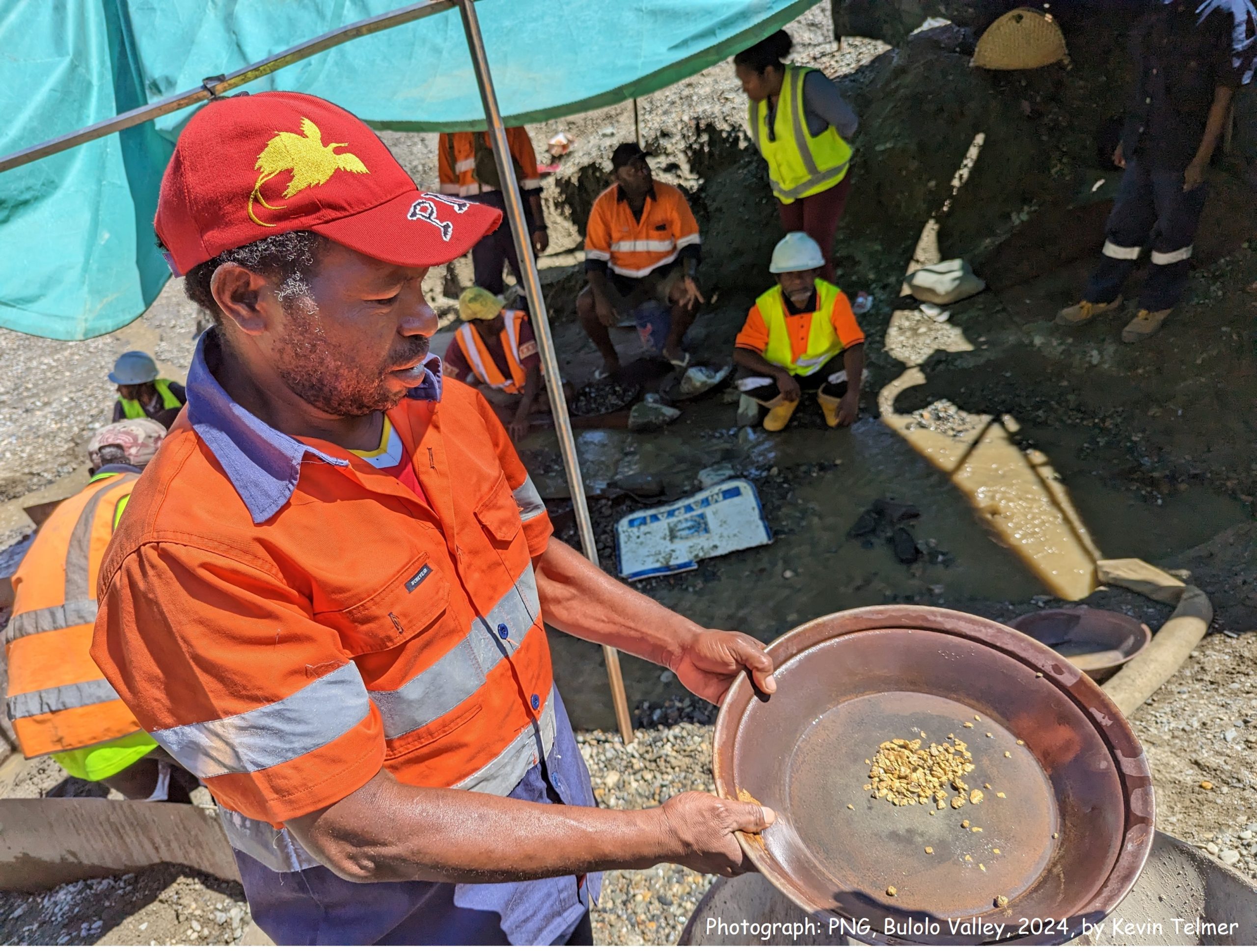 Gold Nuggets – Mercury Free Gold in PNG 2024 with photo right
